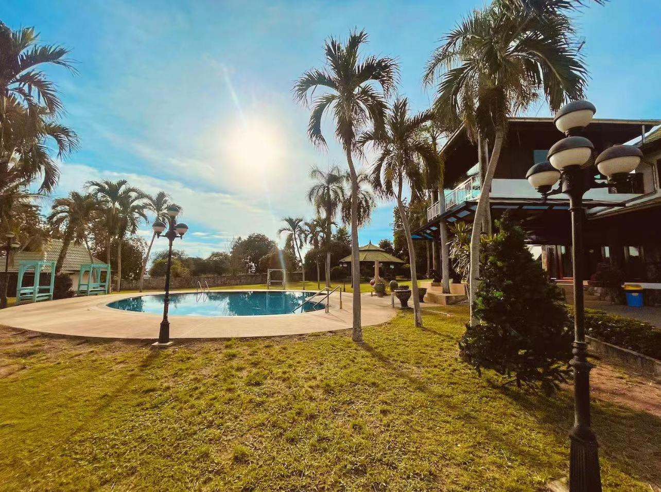Phoenix Golf 10 Badroom Pool Villa Ban Huai Yai Exterior photo