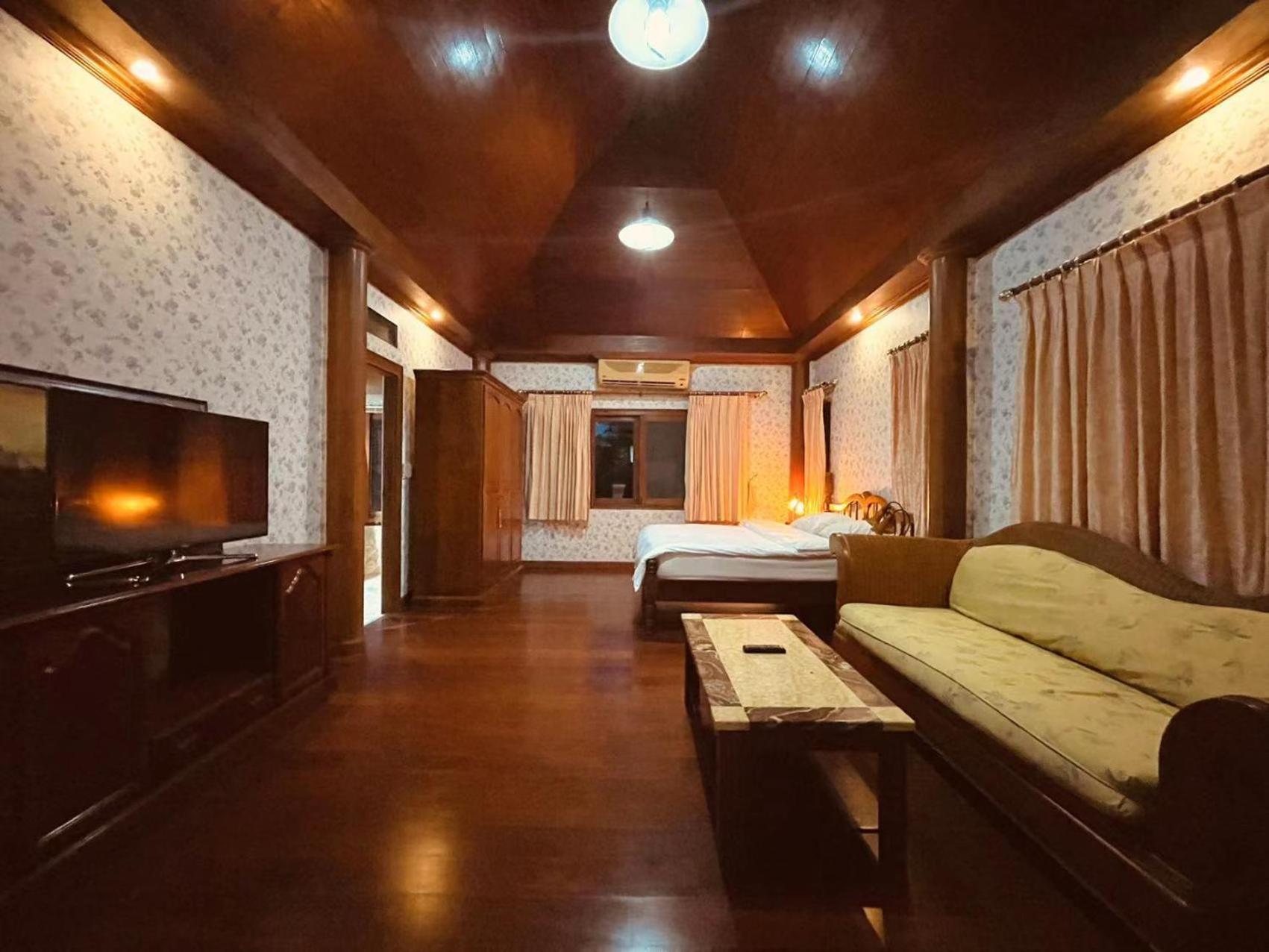 Phoenix Golf 10 Badroom Pool Villa Ban Huai Yai Exterior photo