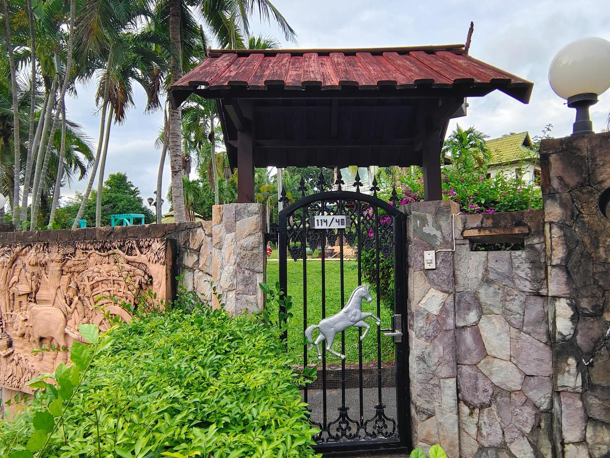 Phoenix Golf 10 Badroom Pool Villa Ban Huai Yai Exterior photo